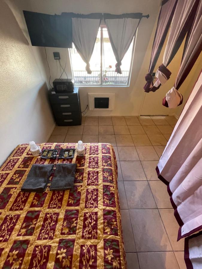 Crown Inn & Suites Spring Valley  Экстерьер фото